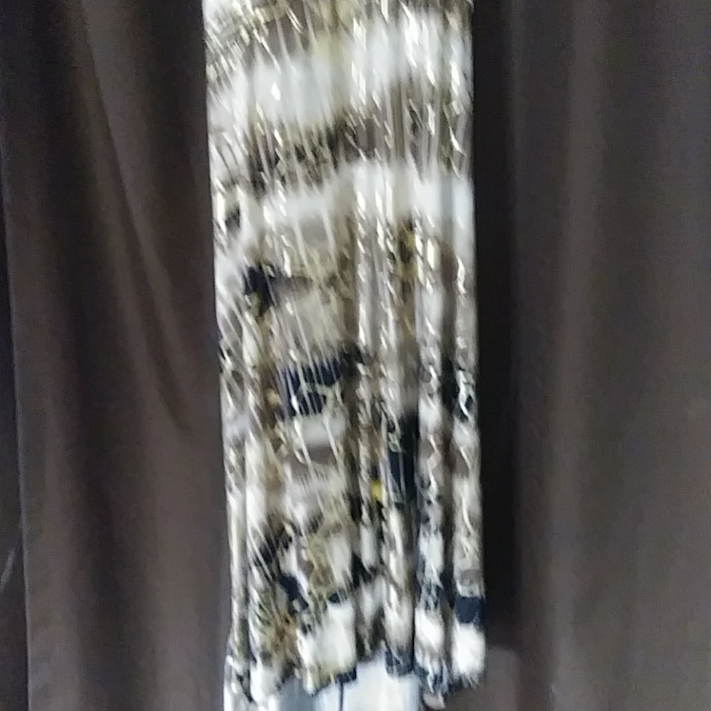 Dress - Picture 2 of 4